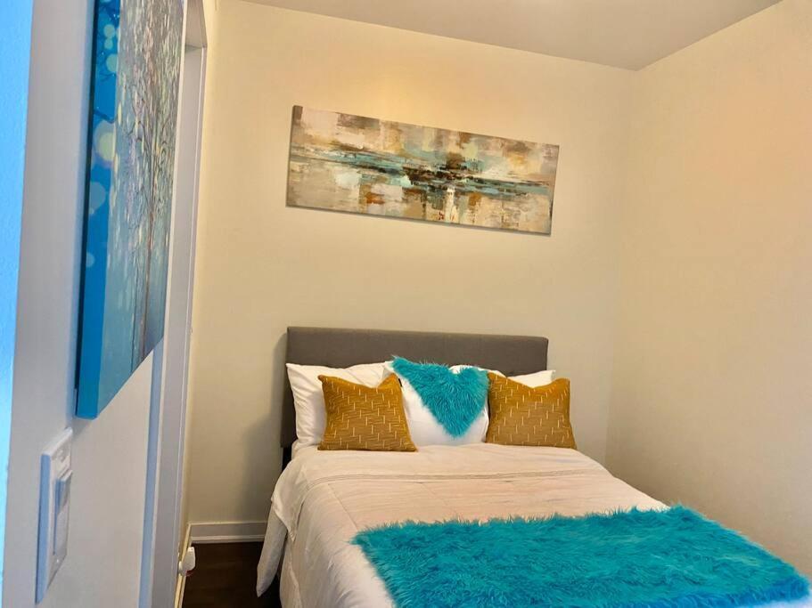 Cozy 2 Bedroom Free Parking Downtown Toronto 1Min Scotiabank Arena Tff Cn Tower Rogers Centre Union Station Exterior foto